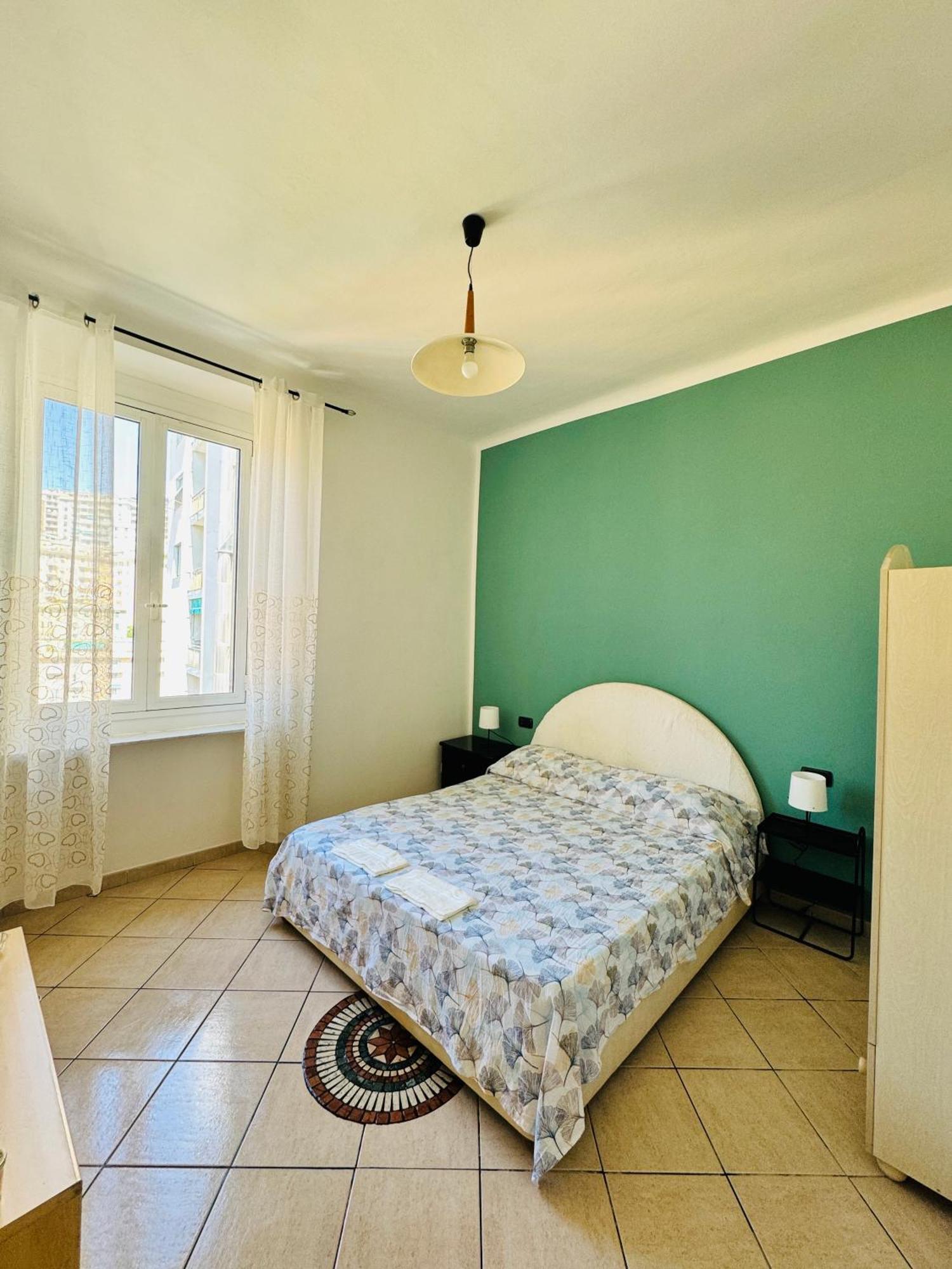 Una Stanza Nel Bunker Hotell Genua Exteriör bild
