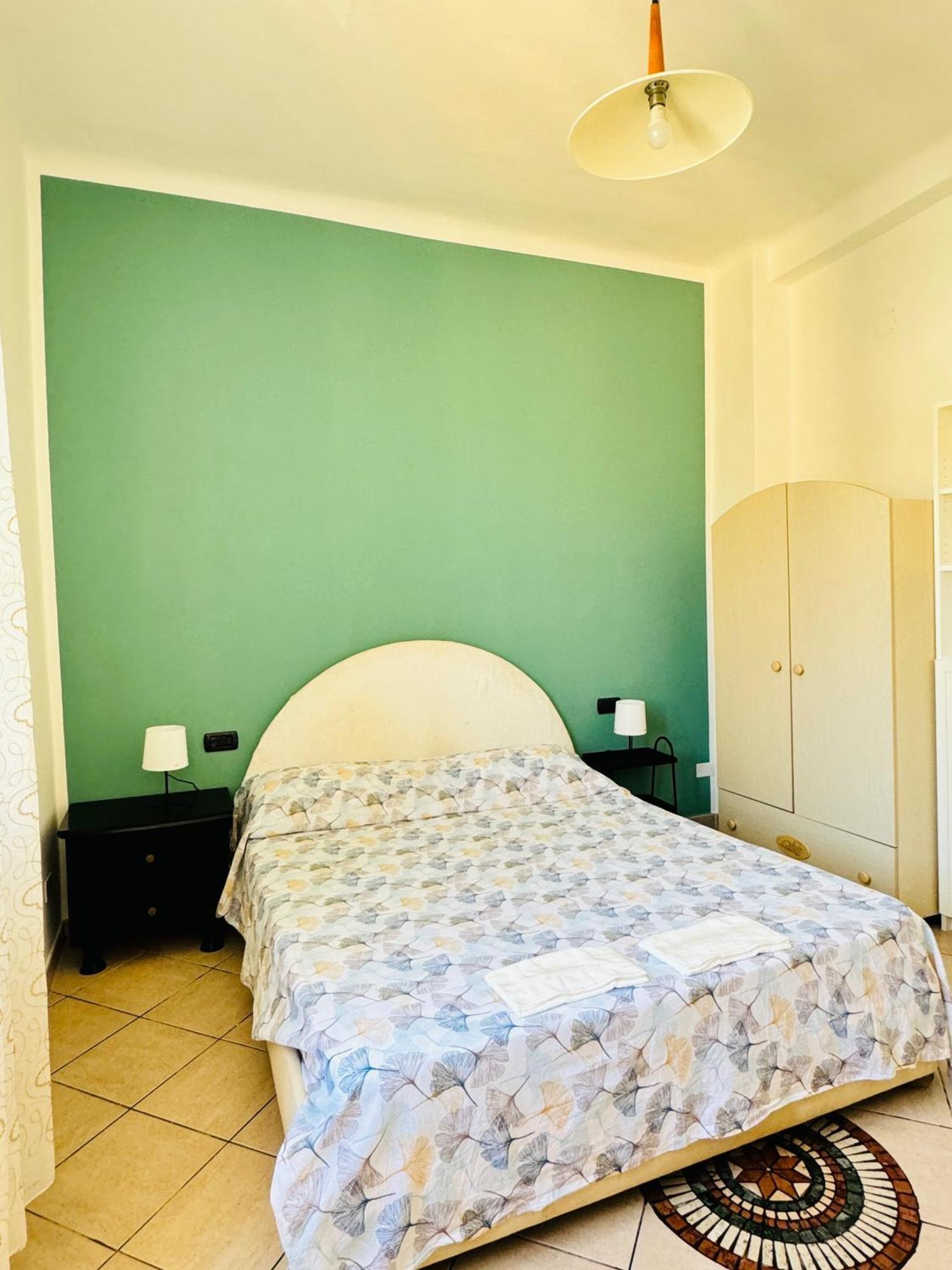 Una Stanza Nel Bunker Hotell Genua Exteriör bild